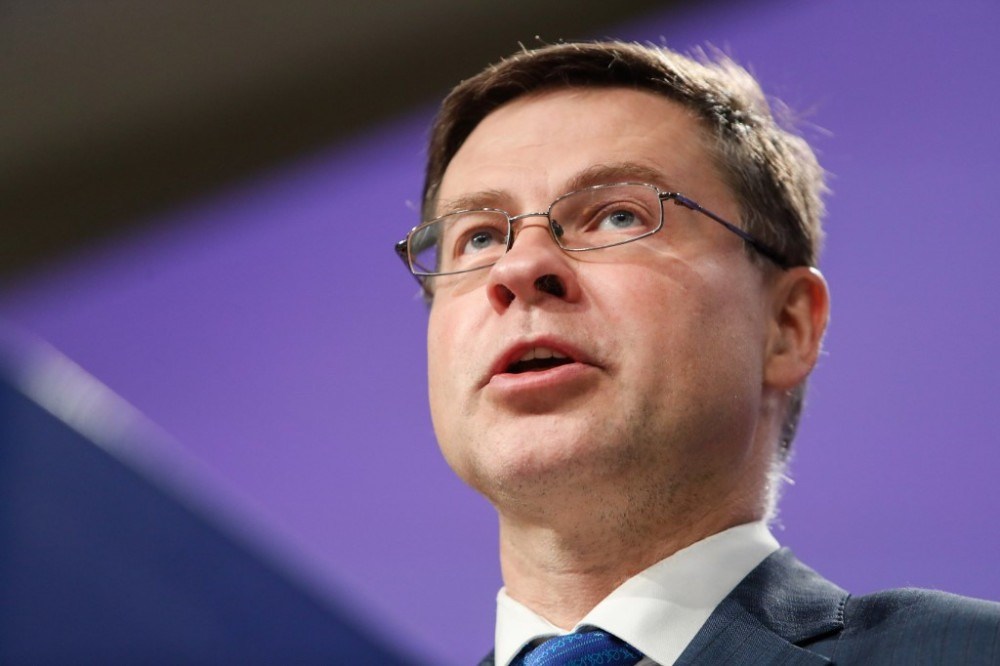 Valdis Dombrovskis é designado novo comissário europeu do Comércio