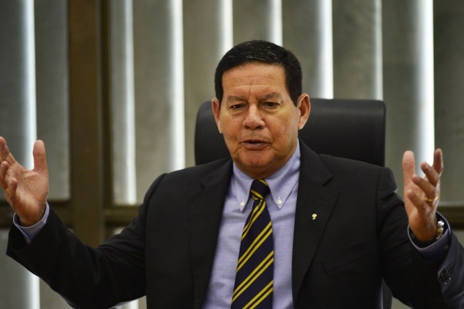 Mourão deixou claro que ideia de utilizar o dinheiro dos precatórios e do Fundeb para bancar programa social do governo está descartada -  (crédito: Marcelo Ferreira/CB/D.A Press         )