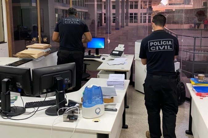 Agentes cumprem 26 mandados de busca e apreensão no Distrito Federal, São Paulo, e Piauí - (foto: Divulgação / PCDF) Agentes cumprem 26 mandados de busca e apreensão no Distrito Federal, São Paulo, e Piauí - (foto: Divulgação / PCDF)