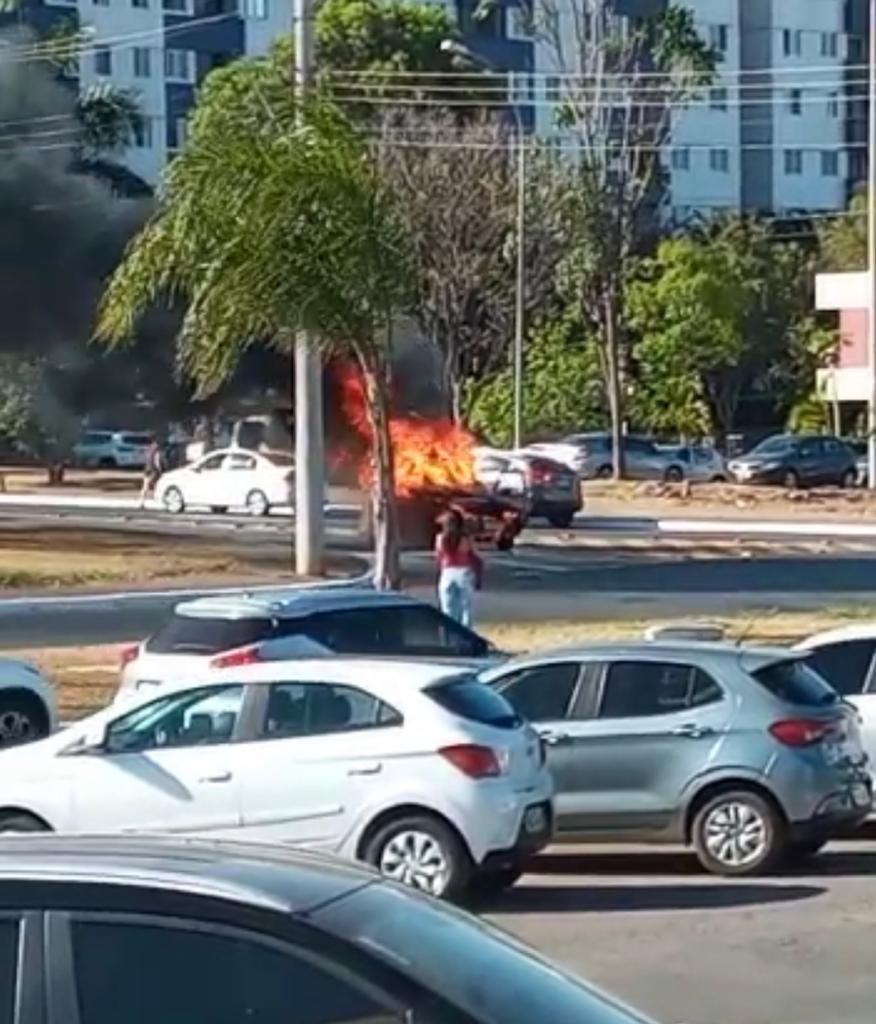 A 1ª Avenida do Sudoeste, local do acidente, ficou temporariamente interditada. 