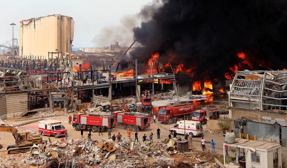 Fogo em porto de Beirute no Líbano