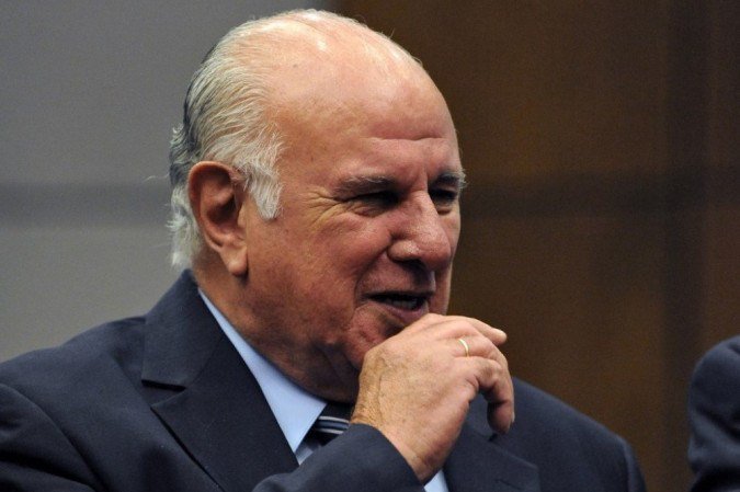 Denis, ex-vice-presidente do Paraguai (2012-2013), teria sido sequestrado pelo Exército do Povo Paraguaio (EPP), um pequeno grupo armado de esquerda que atua no Paraguai desde 2008. - (foto: Norberto DUARTE / AFP) Denis, ex-vice-presidente do Paraguai (2012-2013), teria sido sequestrado pelo Exército do Povo Paraguaio (EPP), um pequeno grupo armado de esquerda que atua no Paraguai desde 2008. - (foto: Norberto DUARTE / AFP)