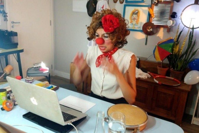 Os palhaços do Doutores da Alegria criaram a série de vídeos Delivery Besteirológico