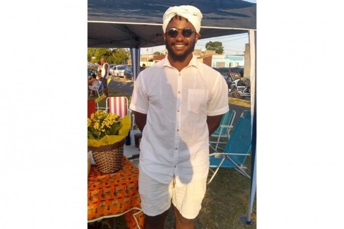 Murilo Trindade usava turbante no contexto religioso, mas tinha receio de adot&aacute;-lo no dia a dia