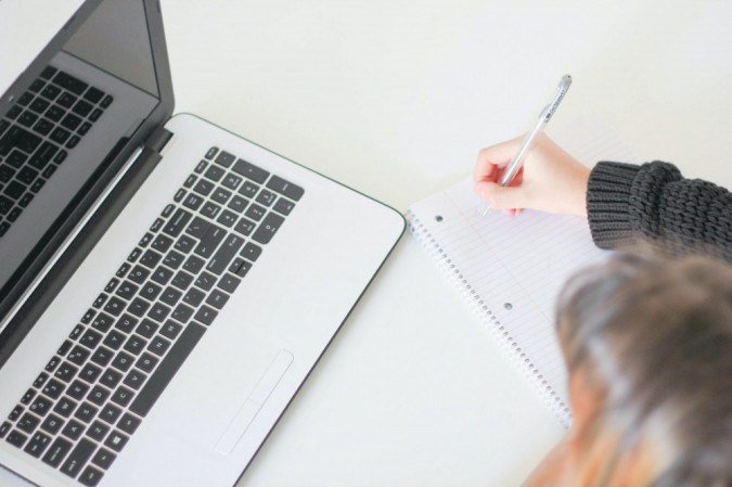 Rede elite divulga curso on-line para alunos que estão se preparando para o PAS - (crédito: J. Kelly Brito /Unsplash ) Rede elite divulga curso on-line para alunos que estão se preparando para o PAS - (crédito: J. Kelly Brito /Unsplash )