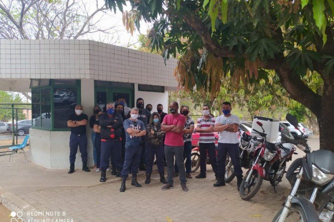 De acordo com o Sindicato dos Vigilantes do DF (Sindlab-DF), a categoria vai retomar as atividades quando o salário de todos estiver na conta - (crédito: Divulgação) De acordo com o Sindicato dos Vigilantes do DF (Sindlab-DF), a categoria vai retomar as atividades quando o salário de todos estiver na conta - (crédito: Divulgação)