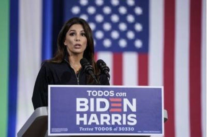 KISSIMMEE, FL - SEPTEMBER 15: Actress Eva Longoria speaks at a Hispanic heritage event with Democratic presidential nominee and former Vice President Joe Biden at Osceola Heritage Park on September 15, 2020 in Kissimmee, Florida. National Hispanic Heritage Month in the United States runs from September 15th to October 15th.   Drew Angerer/Getty Images/AFP== FOR NEWSPAPERS, INTERNET, TELCOS & TELEVISION USE ONLY ==