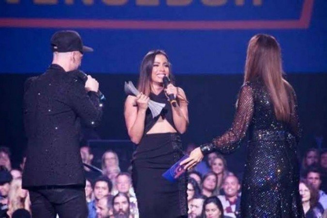 Paulo Gustavo segue como apresentador da premiação junto a Iza e Tatá Werneck - (crédito: Multishow/Reprodução ) Paulo Gustavo segue como apresentador da premiação junto a Iza e Tatá Werneck - (crédito: Multishow/Reprodução )