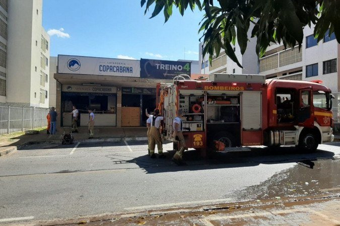 Bombeiros atenderam ao chamado na manhã desta terça-feira (15/9) - (crédito: Divulgação/CBMDF) Bombeiros atenderam ao chamado na manhã desta terça-feira (15/9) - (crédito: Divulgação/CBMDF)