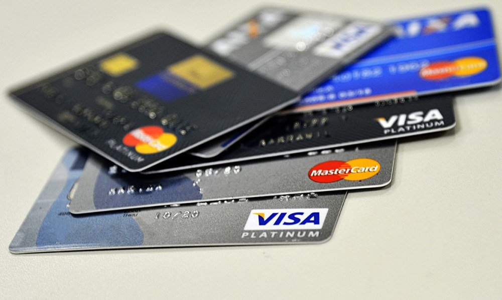 Juros do cartão de crédito chega ao nível mais alto desde 2017