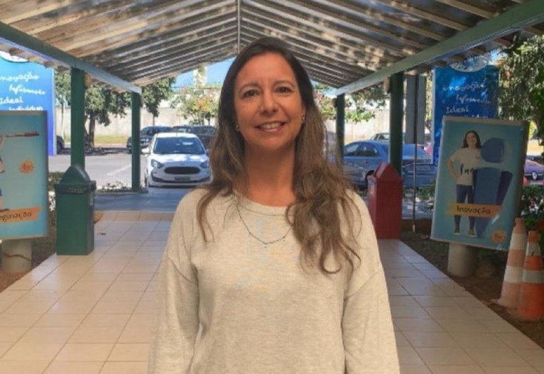 A diretora pedagógica GicElene Rodrigues afirma que agora os pais estão mais seguros em relação ao retorno das aulas presenciais. A diretora pedagógica GicElene Rodrigues afirma que agora os pais estão mais seguros em relação ao retorno das aulas presenciais.