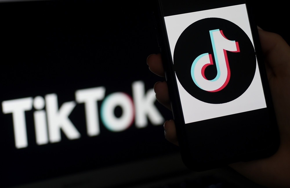 Holanda multa TikTok por violar leis de proteção de dados pessoais