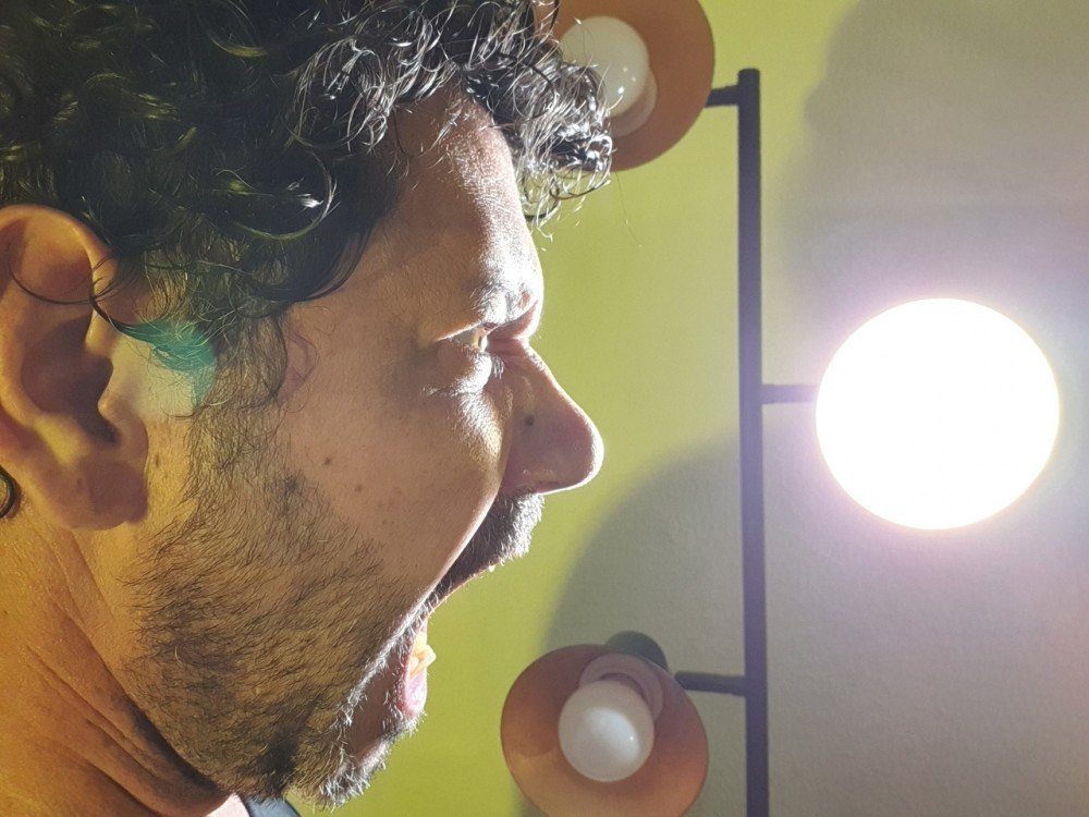 Ator Abaet&ecirc; Queiroz em 'Luz intrusa'