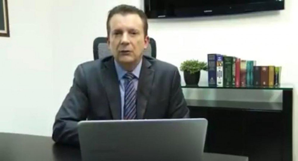 Com 'casadinha' nas redes, Bolsonaro faz aceno a Russomanno