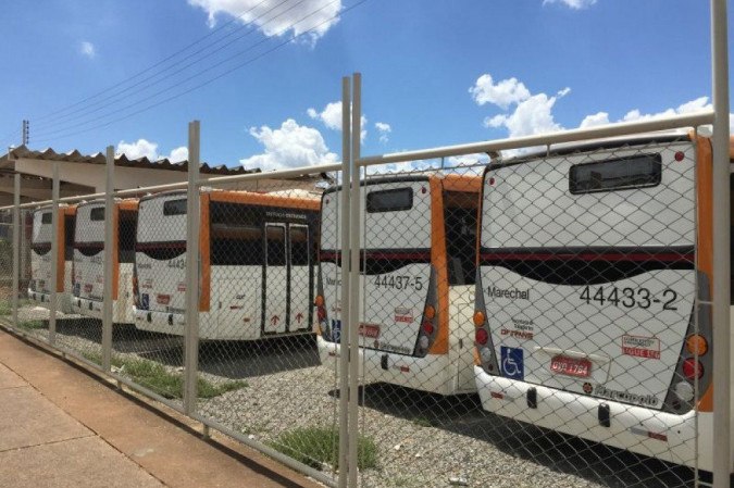 Fiscalização em garagens da Marechal atrasa rotina de passageiros  -  (crédito: Bernardo Bittar/CB/D.A Press)