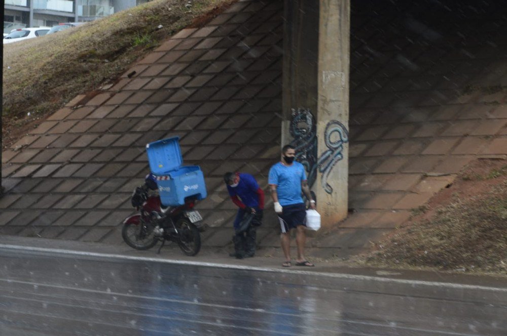Chuva chega ao DF após quatro meses de estiagem