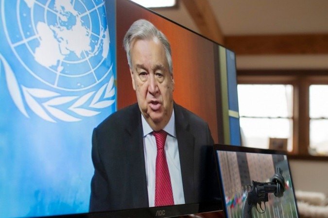 Nesta foto de arquivo o secretário-geral da ONU, Antonio Guterres, dá uma entrevista coletiva virtual, na sede da ONU em Nova York. - (crédito: AFP PHOTO / UN / Mark GARTEN) Nesta foto de arquivo o secretário-geral da ONU, Antonio Guterres, dá uma entrevista coletiva virtual, na sede da ONU em Nova York. - (crédito: AFP PHOTO / UN / Mark GARTEN)
