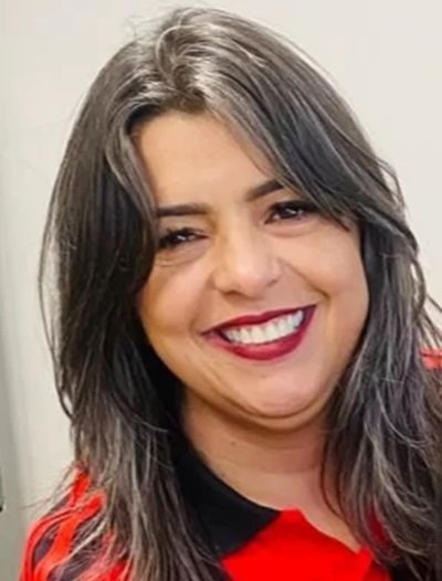 A vice-diretora do Centro de Ensino Médio 1 do Gama, Adriana Medeiros, ressalta que é algo muito complicado o que o governo está fazendo A vice-diretora do Centro de Ensino Médio 1 do Gama, Adriana Medeiros, ressalta que é algo muito complicado o que o governo está fazendo