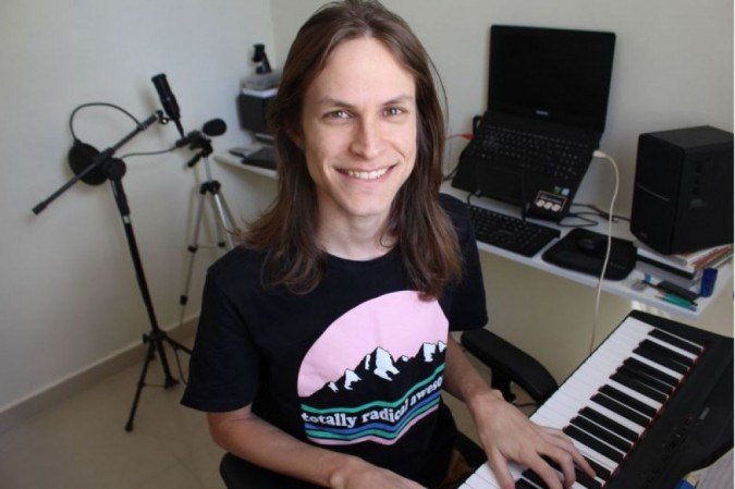 Eber Filipe é sócio, compositor e sound designer da Level Cap Studios