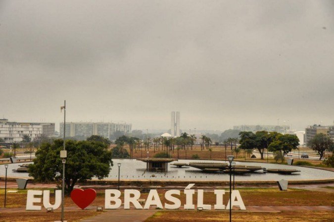 Chuva na área central de Brasília