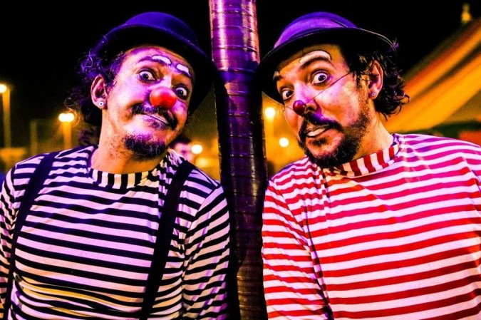 Irmãos Saúde tocam o Circo Teatro Artetude - (crédito: Davi Mello/Divulgação) Irmãos Saúde tocam o Circo Teatro Artetude - (crédito: Davi Mello/Divulgação)