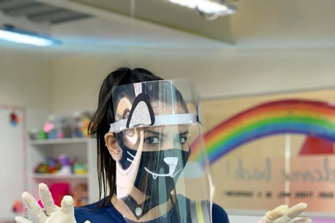 Uma das maioridade dificuldades da professora foi se adaptar ao traje de segurança