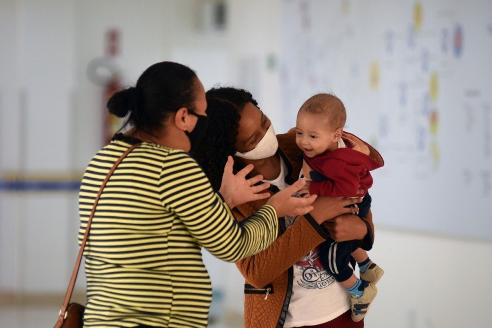 DF: bebê recebe transplante de medula da irmã e se cura de doença grave