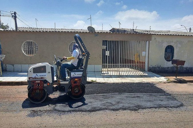 Cerca de 30% das vias esburacadas listadas pela administração da região já foram recuperadas.