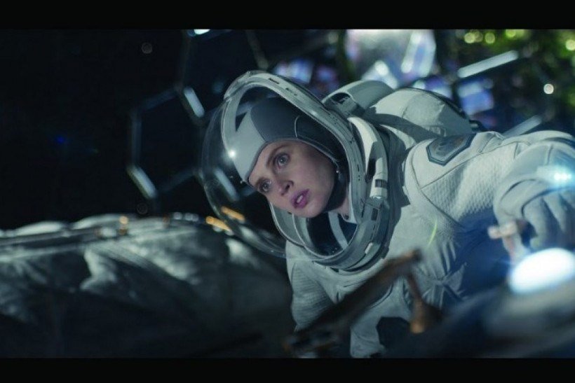 Cena do filme O céu da meia noite, da Netflix