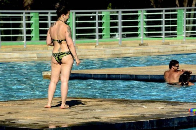 O movimento nas piscinas da capital