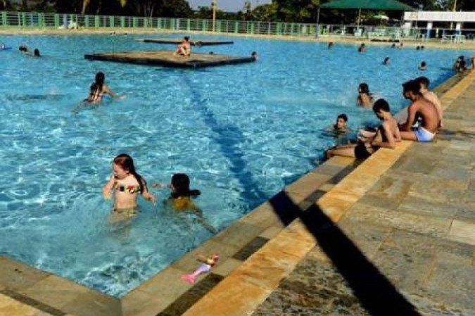 O movimento nas piscinas do DF
