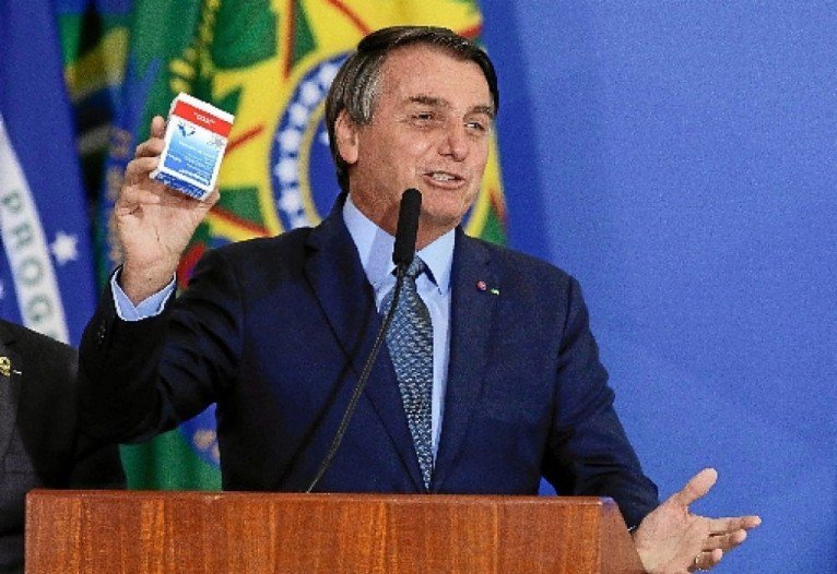 Desde que assumiu a pasta, general Eduardo Pazuello defende, ao lado de Bolsonaro, o uso da cloroquina a partir dos primeiros sintomas