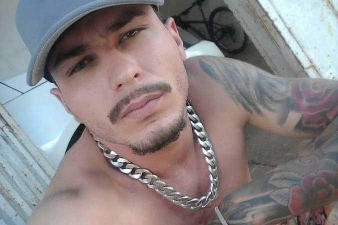 O crime aconteceu após uma discussão entre a vítima e os acusados 