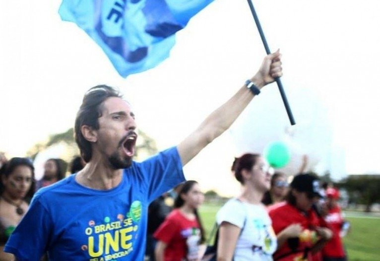 O presidente da União Nacional dos Estudante (UNE), Iago Montalvão, considera a decisão um verdadeiro golpe contra a aprovação do Fundeb O presidente da União Nacional dos Estudante (UNE), Iago Montalvão, considera a decisão um verdadeiro golpe contra a aprovação do Fundeb