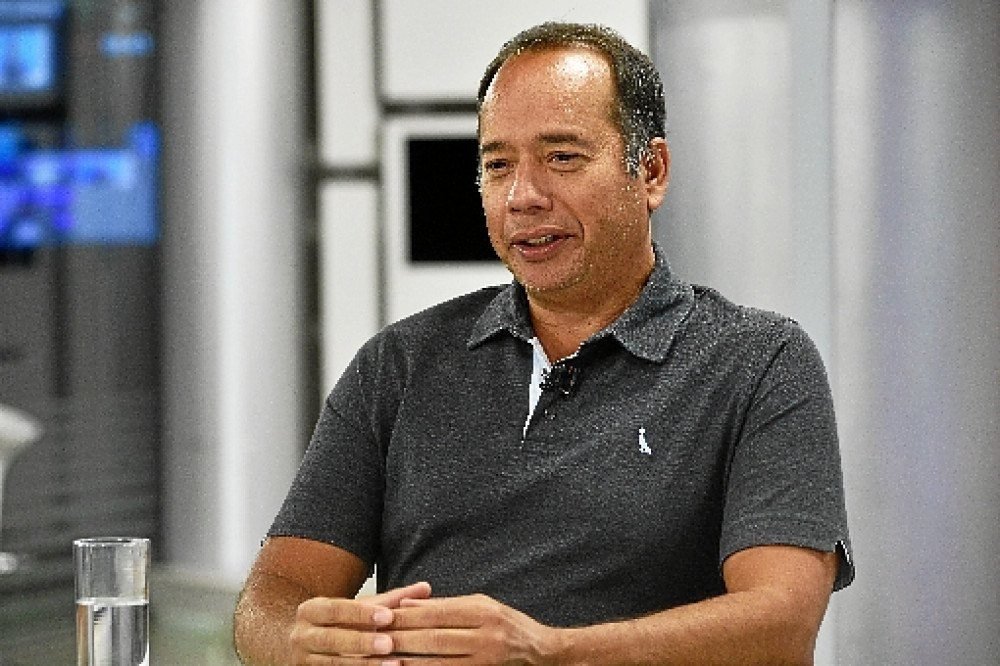 Secretário de Educação apresenta melhora e deve receber alta na sexta