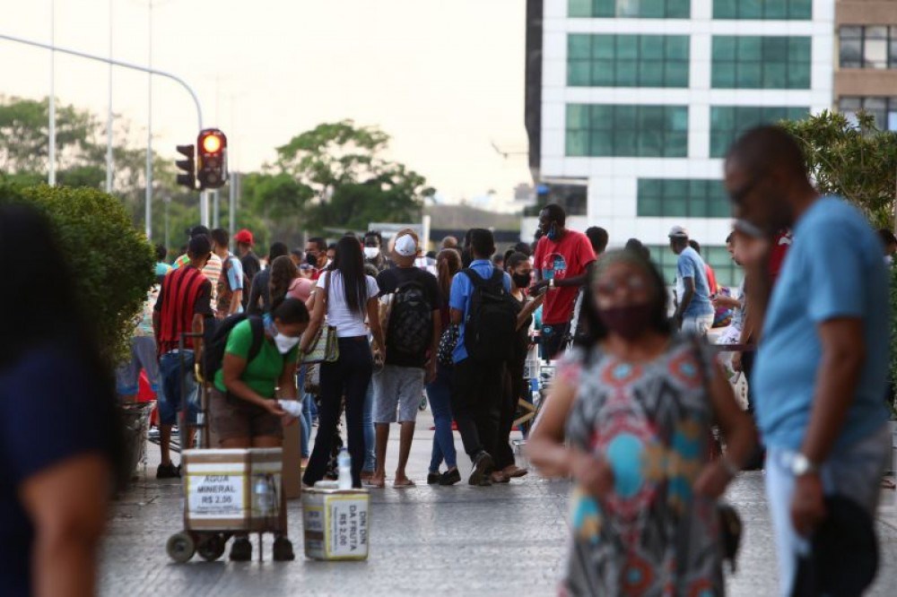 Negros do DF têm jornada de trabalho maior e remuneração menor 