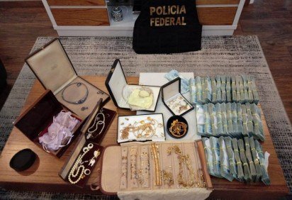 Apreensão de provas contra o PCC: combate ao crime organizado na Região Norte - (crédito: PF/Divulgação ) Apreensão de provas contra o PCC: combate ao crime organizado na Região Norte - (crédito: PF/Divulgação )