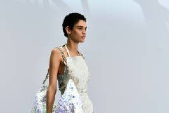 Na semana de moda 
de Paris, a Acne Studios trouxe algumas 
peças em crochê