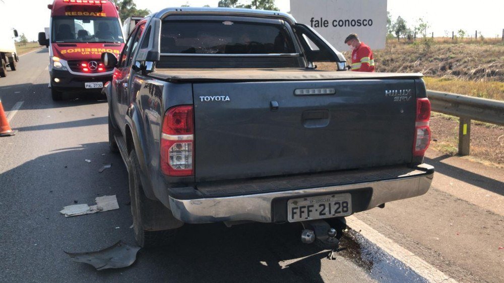 Três pessoas ficam feridas em acidente na BR-060