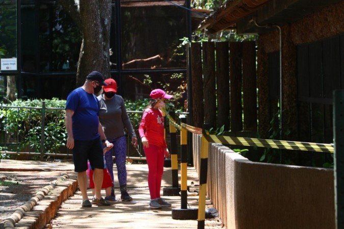 Mesmo com o calor, os brasilienses visitaram o Jardim Zoológico de Brasília, que estava fechado há seis meses