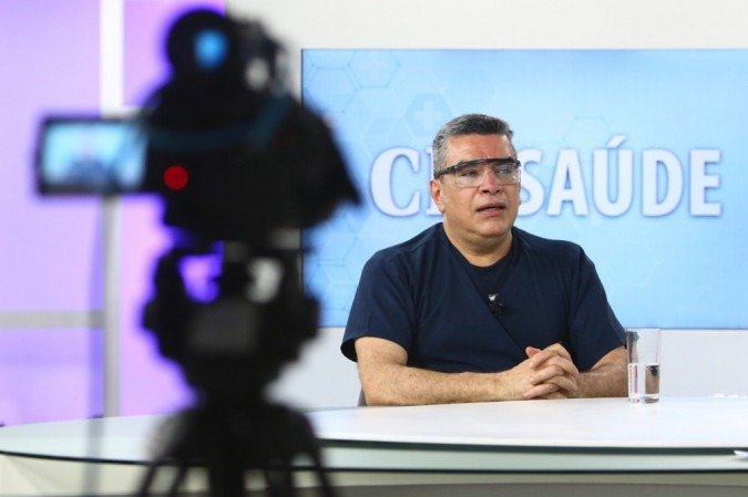 Médico alerta que, mesmo o Brasil sendo um país onde tradicionalmente as pessoas gostam de ser vacinadas, informações falsas têm diminuído eficácia das campanhas - (crédito: Ana Rayssa/CB/D.A. Press) Médico alerta que, mesmo o Brasil sendo um país onde tradicionalmente as pessoas gostam de ser vacinadas, informações falsas têm diminuído eficácia das campanhas - (crédito: Ana Rayssa/CB/D.A. Press)