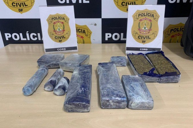 A droga estava escondida em uma caixa de som