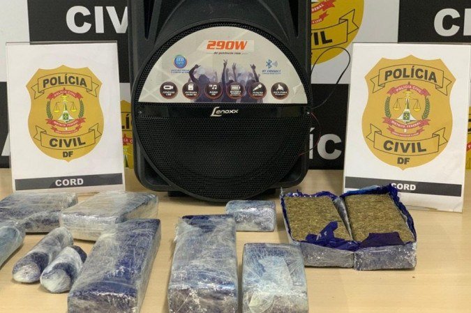 A droga estava escondida em uma caixa de som