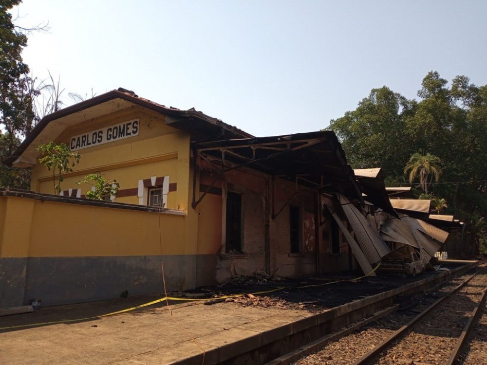 Incêndio atinge estação de trem histórica em Campinas