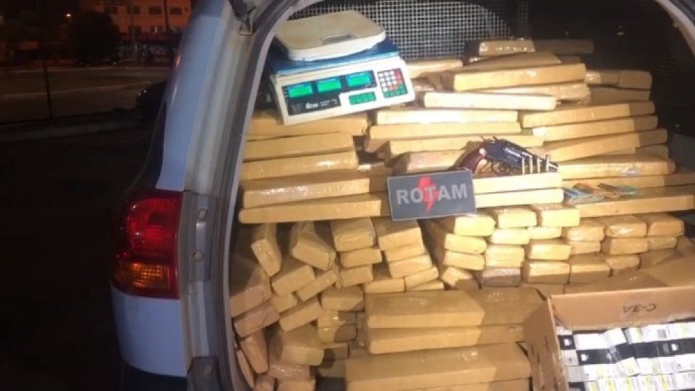 A Rotam apreendeu 340 quilos de maconha em uma casa na quadra 104 do Recanto das Emas