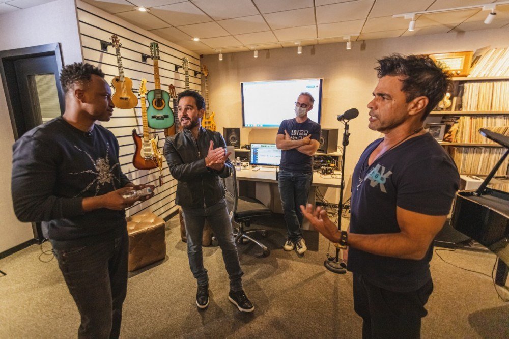 Thiaguinho com Zez&eacute; Di Camargo e Luciano