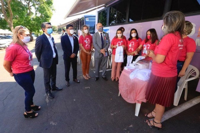 Uma equipe da Secretaria da Mulher estará disponível nos ônibus para prestar acolhimento psicossocial - (crédito: Divulgação/SM) Uma equipe da Secretaria da Mulher estará disponível nos ônibus para prestar acolhimento psicossocial - (crédito: Divulgação/SM)