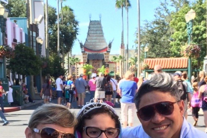 Rondon e Adriane Sales celebram a data em que a filha, Sara, completaria 15 anos. Ela tinha doença genética rara e morreu