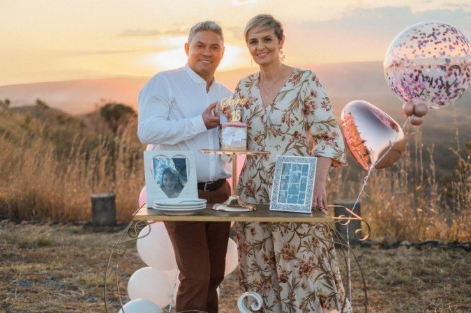 Rondon e Adriane Sales celebram a data em que a filha, Sara, completaria 15 anos. Ela tinha doen&ccedil;a gen&eacute;tica rara e morreu