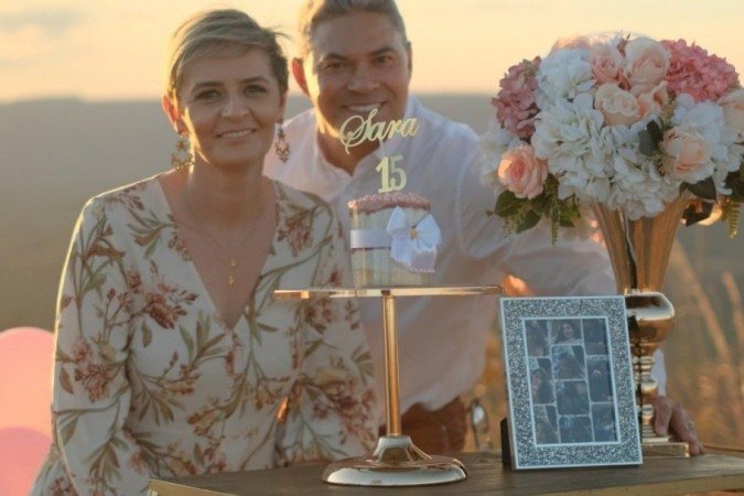 Rondon e Adriane Sales celebram a data em que a filha, Sara, completaria 15 anos. Ela tinha doen&ccedil;a gen&eacute;tica rara e morreu